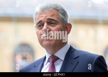 Brandon Lewis erhält Interviews im BBC Broadcasting House am Langham Place. Bild aufgenommen am 12.. Juni 2022. © Belinda Jiao jiao.bilin@gmail.com 07598 Stockfoto