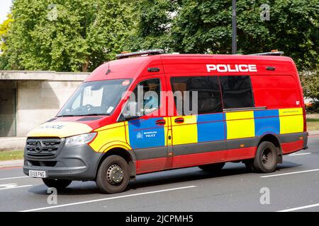 Diplomatenschutzpolizei Van in London, England, Großbritannien am Mittwoch, 18. Mai 2022.Foto: David Rowland / One-Image.com Stockfoto