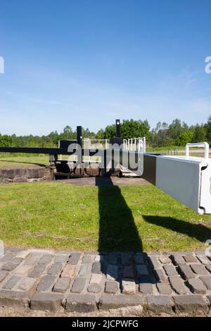 Lock 25 auf dem Forth und Clyde Canal in Maryhill, Glasgow, Schottland Stockfoto