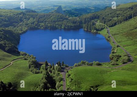 Frankreich, Puy-de-Dôme See Guéry Bergsee vulkanischen Ursprungs im Massif des Monts Dore, Luftaufnahme; Stockfoto