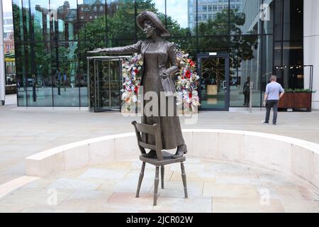 Emmeline Pankhurst Statue St. Peters Square Manchester Großbritannien Stockfoto