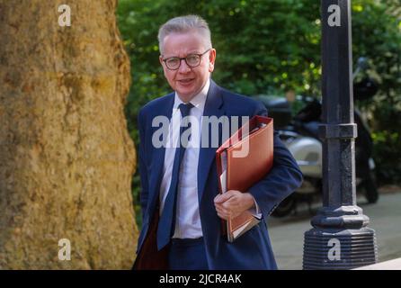 London, Großbritannien. 15.. Juni 2022. Michael Gove, Staatssekretär für Aufheitung, Wohnungsbau und Gemeinschaften; Minister für zwischenstaatliche Beziehungen, Downing Street. Kredit: Karl Black/Alamy Live Nachrichten Stockfoto