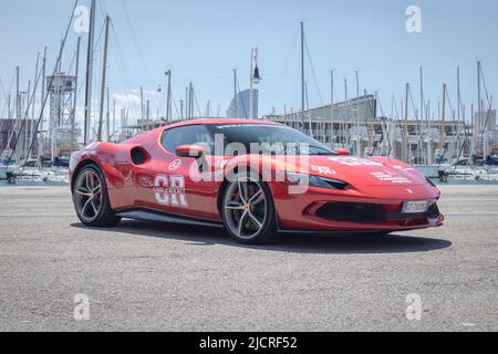 BARCELONA, SPANIEN-9. JUNI 2022: Ferrari 296 GTB (Typ F171) in Barcelona Stockfoto