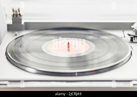 Der Aufzeichnungs-Player, der die Aufnahme wiedergibt. Retro-Ausstattung. Stockfoto