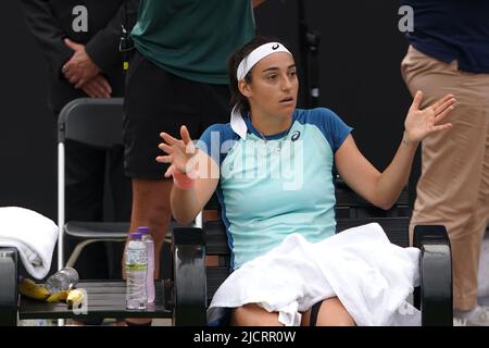 Die französische Caroline Garcia reagiert während ihres Spiels gegen die britische Katie Boulter am fünften Tag des Rothesay Classic Birmingham im Edgbaston Priory Club. Bilddatum: Mittwoch, 15. Juni 2022. Stockfoto