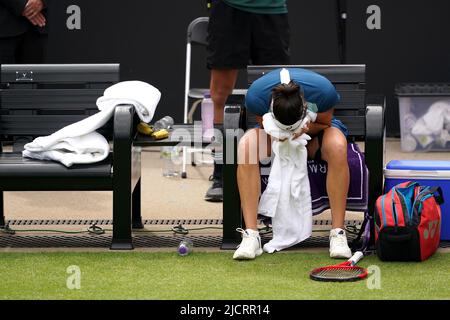 Die französische Caroline Garcia reagiert während ihres Spiels gegen die britische Katie Boulter am fünften Tag des Rothesay Classic Birmingham im Edgbaston Priory Club. Bilddatum: Mittwoch, 15. Juni 2022. Stockfoto