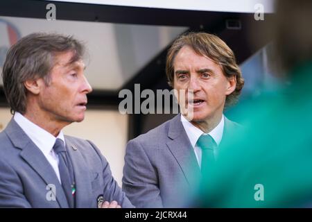 MÖNCHENGLADBACH, DEUTSCHLAND - 14. JUNI: Trainer Roberto Mancini aus Italien beim Spiel der UEFA Nations League zwischen Deutschland und Italien im Borussia-Park am 14. Juni 2022 in Mönchengladbach (Foto: Joris Verwijst/Orange PicBilder) Stockfoto