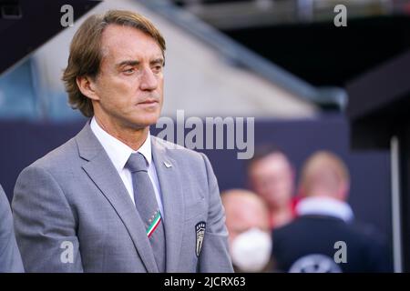 MÖNCHENGLADBACH, DEUTSCHLAND - 14. JUNI: Trainer Roberto Mancini aus Italien beim Spiel der UEFA Nations League zwischen Deutschland und Italien im Borussia-Park am 14. Juni 2022 in Mönchengladbach (Foto: Joris Verwijst/Orange PicBilder) Stockfoto