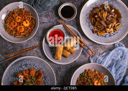 Auswahl an Gerichten der orientalischen Küche. Blick von oben Stockfoto