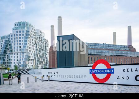 Architekt Frank Gehry entwarf Prospect Place gemeinsam mit Gehry Partners als Teil der Regeneration des legendären Battersea Pow von Giles Gilbert Scott Stockfoto