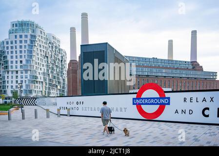 Architekt Frank Gehry entwarf Prospect Place gemeinsam mit Gehry Partners als Teil der Regeneration des legendären Battersea Pow von Giles Gilbert Scott Stockfoto