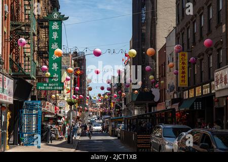 Mott Street Blick auf Chinatown, Manhattan, New York City, Vereinigte Staaten von Amerika Stockfoto