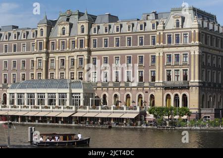 Amsterdam, Niederlande. 15.. Juni 2022. Die allgemeine Ansicht zeigt das Äußere des Amstel Hotels, in dem Mick Jagger sich in Quarantäne befindet, nachdem er am vergangenen Dienstag, den 15. Juni 2022 in Amsterdam, Niederlande, einen positiven Test auf Coronavirus-Krankheit (Covid-19) durchgeführt hatte. (Foto von Paulo Amorim/Sipa USA) Quelle: SIPA USA/Alamy Live News Stockfoto