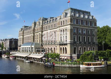 Amsterdam, Niederlande. 15.. Juni 2022. Die allgemeine Ansicht zeigt das Äußere des Amstel Hotels, in dem Mick Jagger sich in Quarantäne befindet, nachdem er am vergangenen Dienstag, den 15. Juni 2022 in Amsterdam, Niederlande, einen positiven Test auf Coronavirus-Krankheit (Covid-19) durchgeführt hatte. (Foto von Paulo Amorim/Sipa USA) Quelle: SIPA USA/Alamy Live News Stockfoto