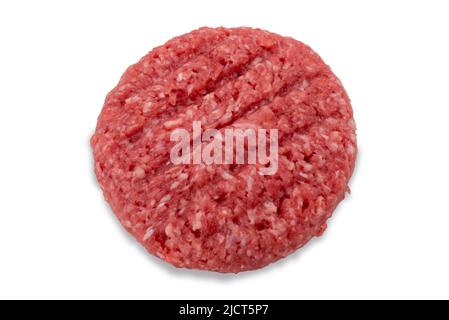 Rohe, frische Rindfleisch-Burger für Hamburger, isoliert auf weißem, Schneideweg inklusive, Draufsicht Stockfoto