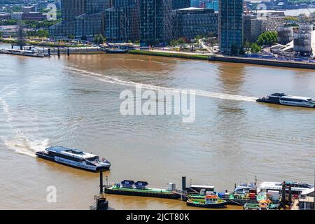 Ein Uber Boat dockt an der Trinity Buoy Wharf in London E14 an. Stockfoto