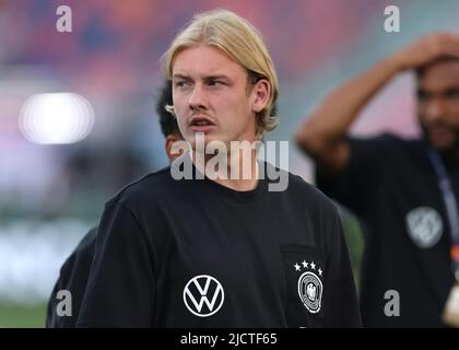 Bologna, Italien, 4.. Juni 2022. Julian Brandt aus Deutschland bei der Teamspielplatzbesichtigung bei der Ankunft im Stadion vor dem Spiel der UEFA Nations League im Stadio Renato Dall'Ara, Bologna. Bildnachweis sollte lauten: Jonathan Moscrop / Sportimage Stockfoto