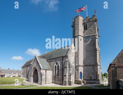 St Edward's Kirche oder von St. Edward, König und Märtyrer (Bischöfliche Kirche) in Corfe Castle, Dorset, Großbritannien. Stockfoto