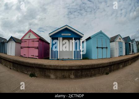 Strandhütten / Häuser am North Sea Observatory, Chapel Point Beach, Chapel St. Leonards, in der Nähe von Skegness, Lincolnshire, VEREINIGTES KÖNIGREICH Stockfoto
