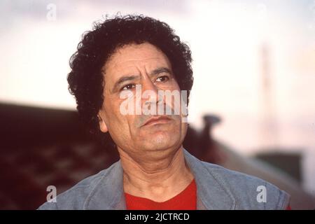 Der libysche Diktator Muammar al GADDAFI wäre am 19. Juni 2022 80 Jahre alt gewesen, Oberst Muammar al GADDAFI, Diktator von Libyen, Porträt, Porträt, Halbportrait, 03/15/1988. Stockfoto