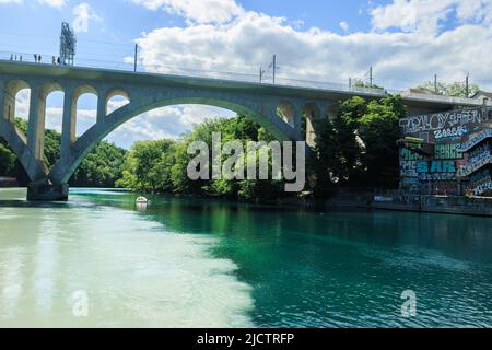 Pointe de la Jonction in Genf, Schweiz - der Punkt, an dem sich die Flüsse Rhône und Arve treffen. Stockfoto