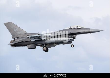 Ein F-16 Kampfjet des 31. Fighter Wing vom Aviano Air Base der United States Air Force. Stockfoto