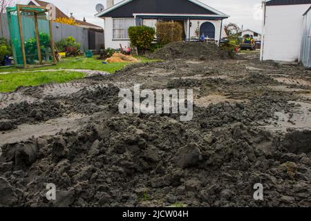 Erdbebenschäden rund um das Dorf Kaiapoi, Neuseeland, nach dem Erdbeben der Stärke 7,3 am 3.. September 2010. Silt-Verflüssigung; Risse. Stockfoto