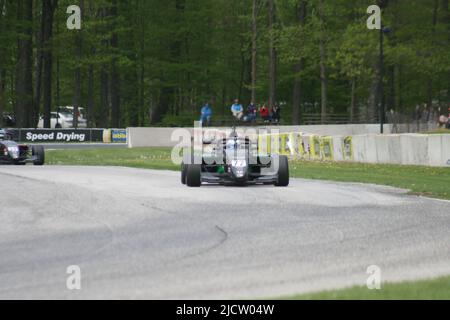 Drehen Sie die Sieben der Road America Raceway während des SVRA Spring Vintage Festivals 2022 Stockfoto