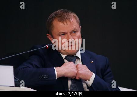 Saint Petersburg, Russia. 15th June, 2022. Alexander Kalinin, President, All-Russian Non-Governmental Organization of Small and Medium-Sized Businesses OPORA RUSSIA at a session "New SME Strategy: Challenges, Opportunities, and Solutions" in the framework of St. Petersburg International Economic Forum 2022 (SPIEF 2022). Credit: SOPA Images Limited/Alamy Live News Stockfoto