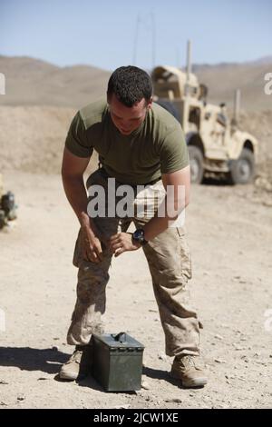 US-Marineinfanteristen finden immer noch Zeit, sich fit zu halten, während sie in der Provinz Helmond in Afghanistan eingesetzt werden. Stockfoto