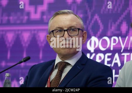 Sankt Petersburg, Russland. 15.. Juni 2022. Nikolay Korchunov, Botschafter im Außenministerium der Russischen Föderation, Vorsitzender der hochrangigen Vertreter der Arktis, Arktisrat spricht auf einer Sitzung "Arktis: Territorium des Dialogs" im Rahmen des St. Petersburger Internationalen Wirtschaftsforums 2022 (SPIEF 2022). (Foto von Maksim Konstantinov/SOPA Images/Sipa USA) Quelle: SIPA USA/Alamy Live News Stockfoto