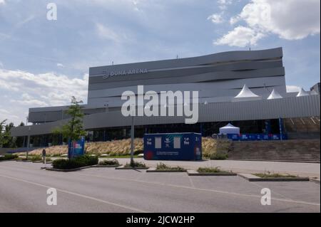 Budapest. 15.. Juni 2022. Das am 15. Juni 2022 aufgenommene Foto zeigt die Duna Arena, den Hauptort der FINA-Weltmeisterschaft 19., in Budapest, Ungarn. Quelle: Attila Volgyi/Xinhua/Alamy Live News Stockfoto