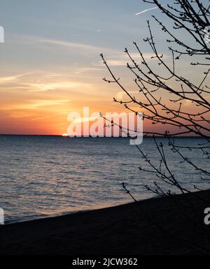 Sonnenuntergang am Erie-See im Point Pelee National Park in Ontario, Kanada Stockfoto