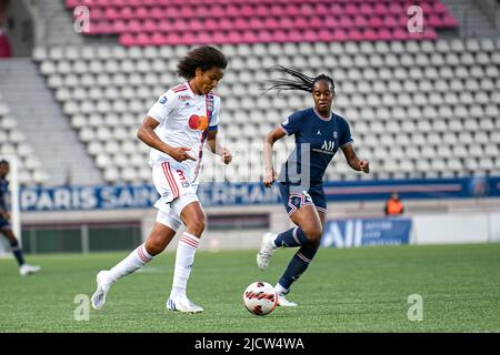 Wendie Renard von OL und Marie Antoinette Katoto von PSG während der französischen Frauenmeisterschaft, D1 Arkema Fußballspiel zwischen Paris Saint-Germain (PSG) und Olympique Lyonnais (Lyon, OL) am 29. Mai 2022 im Jean Bouin Stadion in Paris, Frankreich - Foto Victor Joly / DPPI Stockfoto