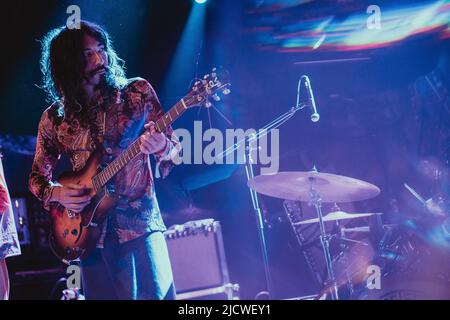 Kopenhagen, Dänemark. 15.. Juni 2022. Die japanische Psychedelik-Rockband Kikagaku Moyo spielt ein Live-Konzert im Pumpehuset in Kopenhagen. (Foto: Gonzales Photo/Alamy Live News Stockfoto