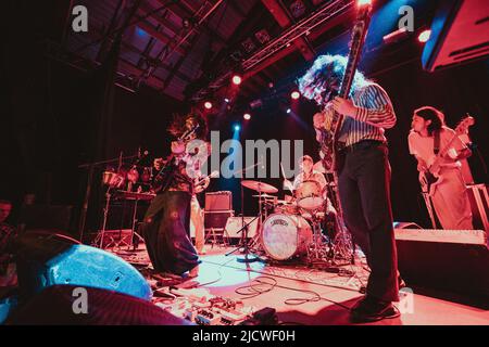 Kopenhagen, Dänemark. 15.. Juni 2022. Die japanische Psychedelik-Rockband Kikagaku Moyo spielt ein Live-Konzert im Pumpehuset in Kopenhagen. (Foto: Gonzales Photo/Alamy Live News Stockfoto