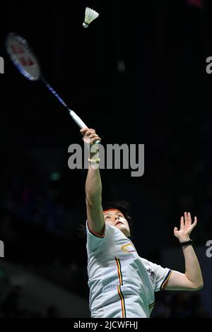 Jakarta, Indonesien. 16.. Juni 2022. Wang Zhiyi tritt während der Frauen-Einzel-Runde des 16-Matches zwischen Wang Zhiyi aus China und Carolina Marin aus Spanien bei den Indonesia Open 2022 in Jakarta, Indonesien, am 16. Juni 2022 an. Quelle: Xu Qin/Xinhua/Alamy Live News Stockfoto