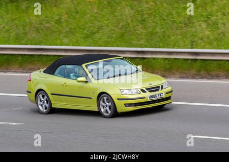 2006 gelb SAAB 9-3 LINEA (150BHP) 2000cc Benzin 5-Gang-Automatik Stockfoto