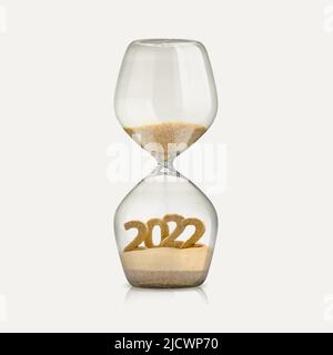 Sanduhr 2022. Frohes neues Jahr. Grußkartenvorlage. 3D Rendern. Geladenes neues Jahr 2022. Stockfoto