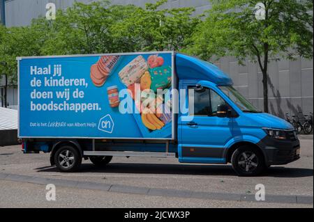 AH Delivery Truck in Amsterdam, Niederlande 13-6-2022 Stockfoto