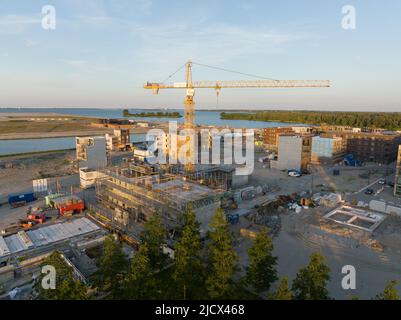 Amsterdam, 2.. Juni 2022, Niederlande. Centrumeiland Baustelle in Amsterdam Oost. Selbstbauliche Wohngegend mit kleinen Geschäften Stockfoto