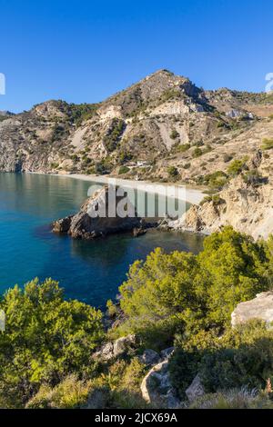 Blick auf den Strand von Cala del Canuelo, das Naturschutzgebiet Maro Cerro Gordo Cliffs, Andalusien, Spanien, Europa Stockfoto