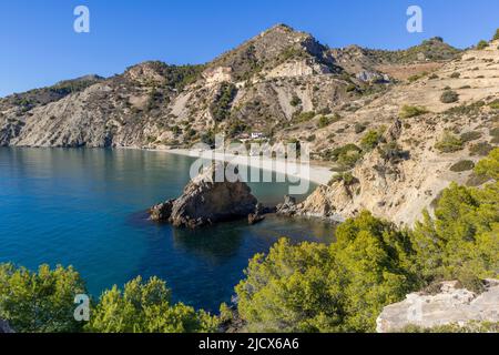 Blick auf den Strand von Cala del Canuelo, das Naturschutzgebiet Maro Cerro Gordo Cliffs, Andalusien, Spanien, Europa Stockfoto