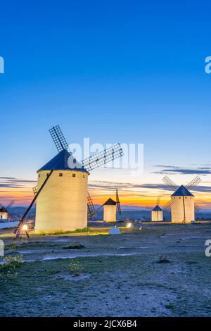 Windmühlen, Campo de Criptana, Ciudad Real, Kastilien-La Mancha, Spanien, Europa Stockfoto