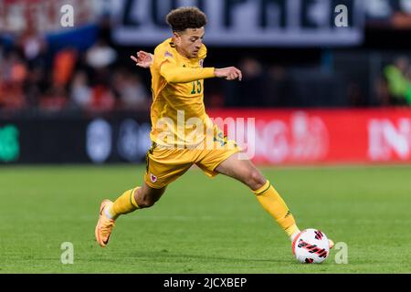 ROTTERDAM, NIEDERLANDE - 14. JUNI 2022: Walisischer Ethan Ampadu während der League A 2022 Nations League zwischen den Niederlanden und Wales am 14.. Juni 2022 im Feyenoord Stadium, Rotterdam. (Bild von John Smith/FAW) Stockfoto