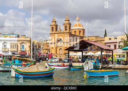 Pfarrkirche in Marsaxlokk Stockfoto