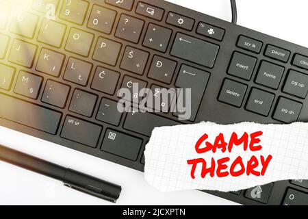 Text mit Inspiration Game Theory. Business Overview Zweig der Mathematik befasst sich mit der Analyse von Strategien Computer Tastatur und Symbol Stockfoto