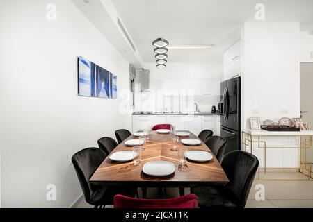 Esszimmer und Küche Stockfoto