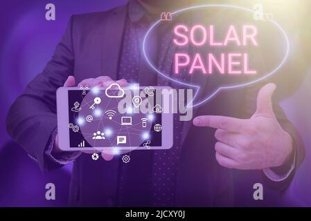 Text zeigt Inspiration Solarpanel. Business-Schaufenster entwickelt, um Sonnenstrahlen Quelle der Energie zu absorbieren Menschen halten Bildschirm des Mobiltelefons zu erzeugen Stockfoto