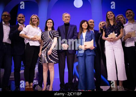 Bernard Arnault, Chairman und Chief Executive des französischen Luxuskonzerns LVMH, nimmt an einer LVMH-Veranstaltung auf der Technologie-Startups und Innovationsmesse VivaTech am 16. Mai 2022 in Paris Teil. Foto von Raphael Lafargue/ABACAPRESS.COM Stockfoto